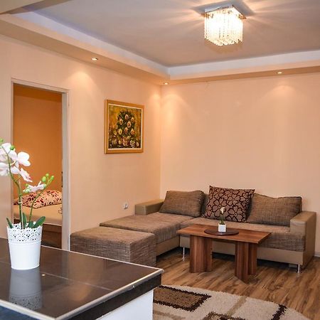 Apartment Ruza คลาโดโว ภายนอก รูปภาพ