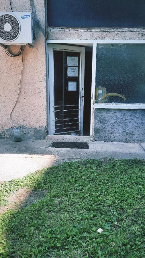 Apartment Ruza คลาโดโว ภายนอก รูปภาพ